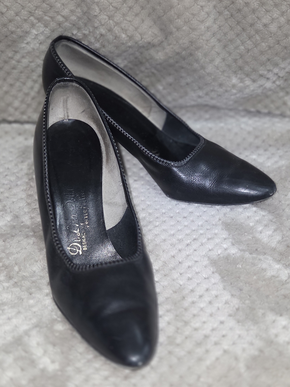 Deliso Debs 1950's 7B Leather Women’s Black Pointed-Toe Heels - Classic Pump